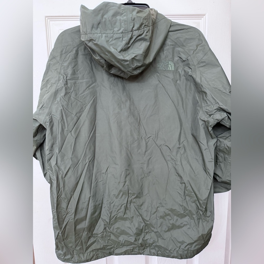 The North Face Mens Green Winderbreaker